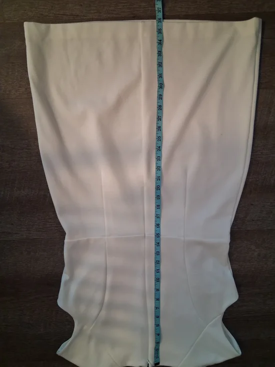 Elegant White Midi Sheath Dress with Slim Belt - Picture 4 of 7